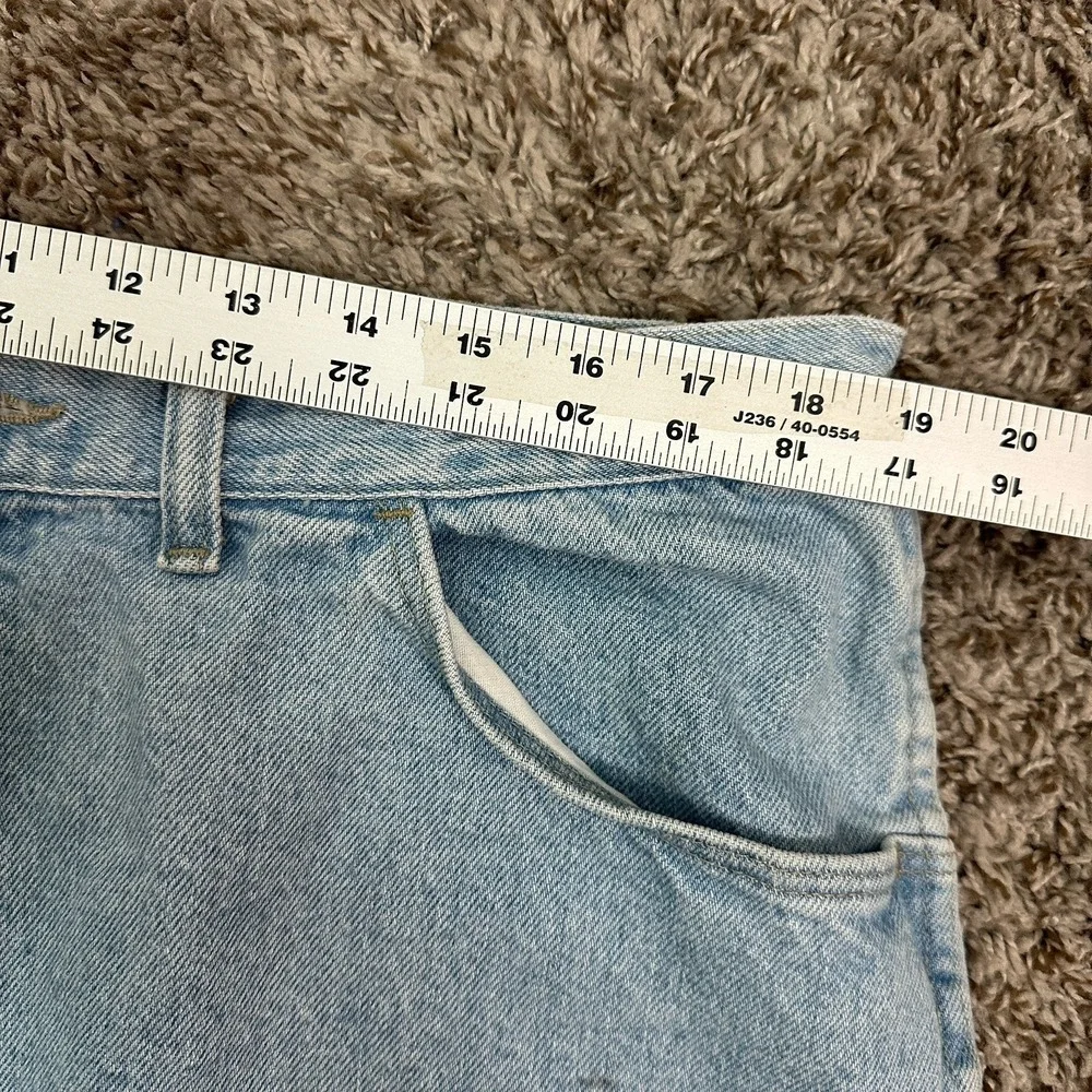 Wrangler Denim Dad Shorts Men's Relaxed Fit 38x10 Light Wash Distressed Workwear